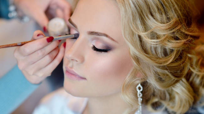 Daftar Peluang Usaha Make Up Artist yang Bisa Dicoba