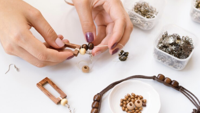 Bisnis Aksesoris dengan Bahan Daur Ulang