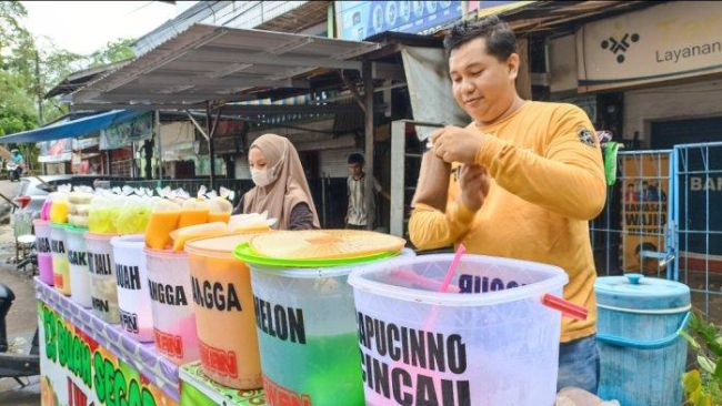 Strategi Jualan Minuman Pinggir Jalan yang Bikin Dagangan Laris Manis